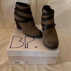 BP. BPTRAIN-LEA.  Size 9.  Chocolate.
